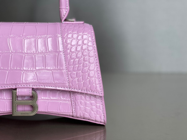 Ba*len*cia*ga hourglass