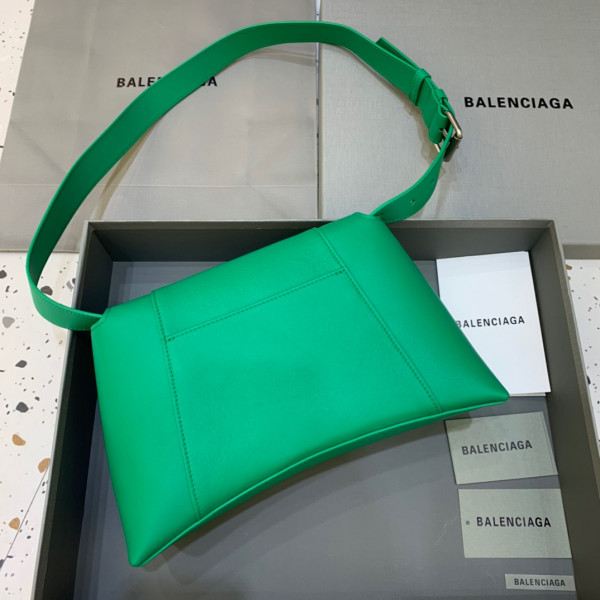 Ba*len*cia*ga downtown medium shoulder bag