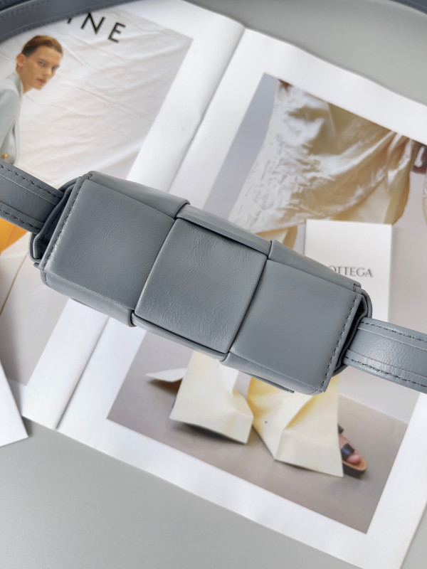 bo*te*ga Ve*ne*ta candy mini cassette-12*8*4cm