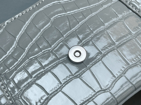 Ba*len*cia*ga hourglass