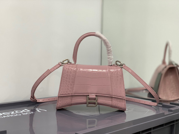 Ba*len*cia*ga hourglass