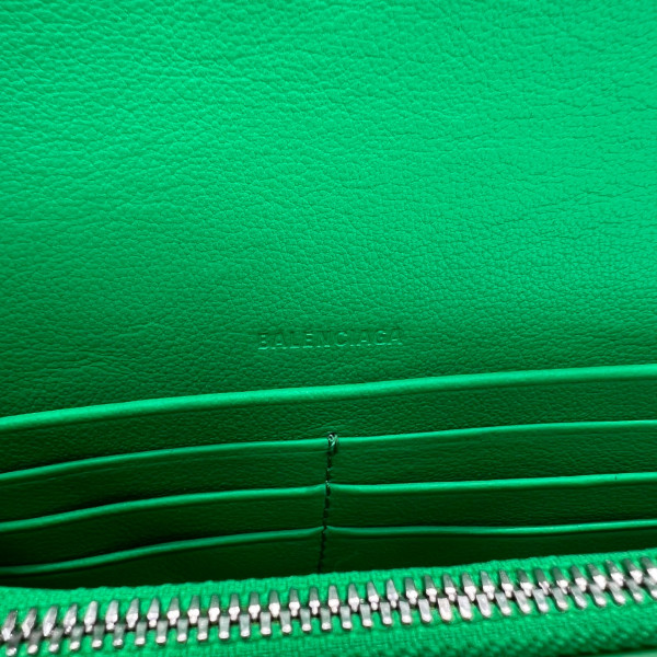 Ba*len*cia*ga bondage wallet with chain