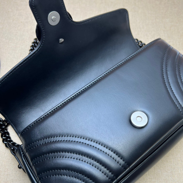 G*u*i gg marmont shoulder bag