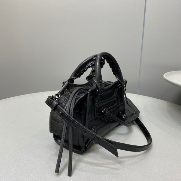 Ba*len*cia*ga neo classic nano top handle bag