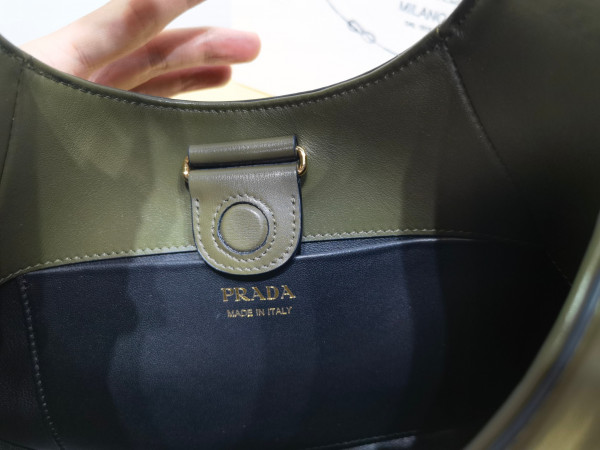 Pra*a leather shoulder bag