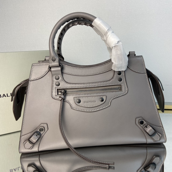 Ba*len*cia*ga neo classic small top handle bag