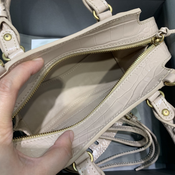 Ba*len*cia*ga neo classic mini top handle bag