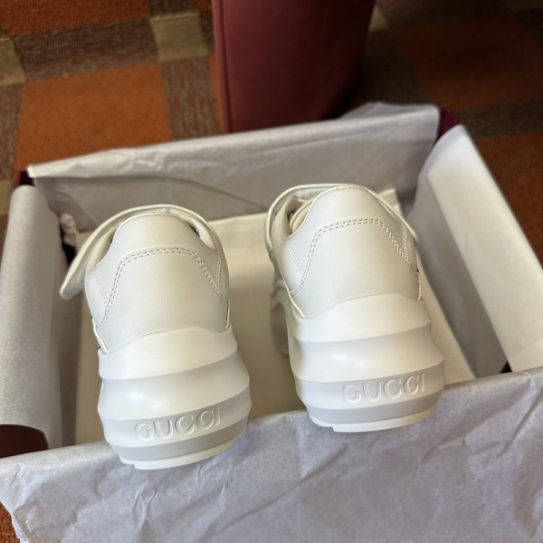 G*u*i men&women sneakers