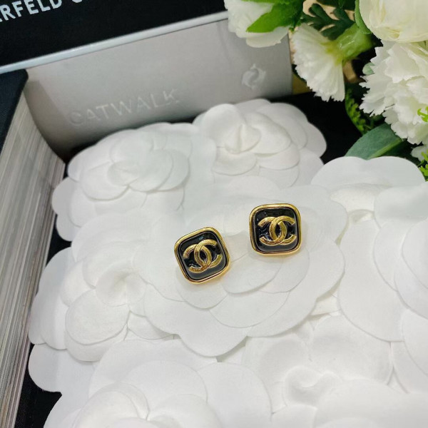 CL EARRINGS