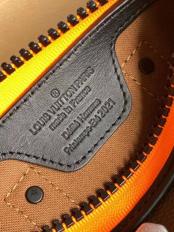 l0*is V*t0n keepall xs