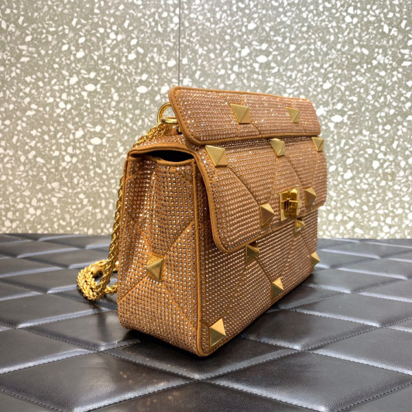 VALENTINO MEDIUM ROMAN STUD THE SHOULDER BAG WITH CHAIN
