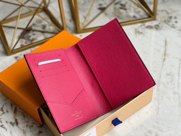 l0*is V*t0n passport cover