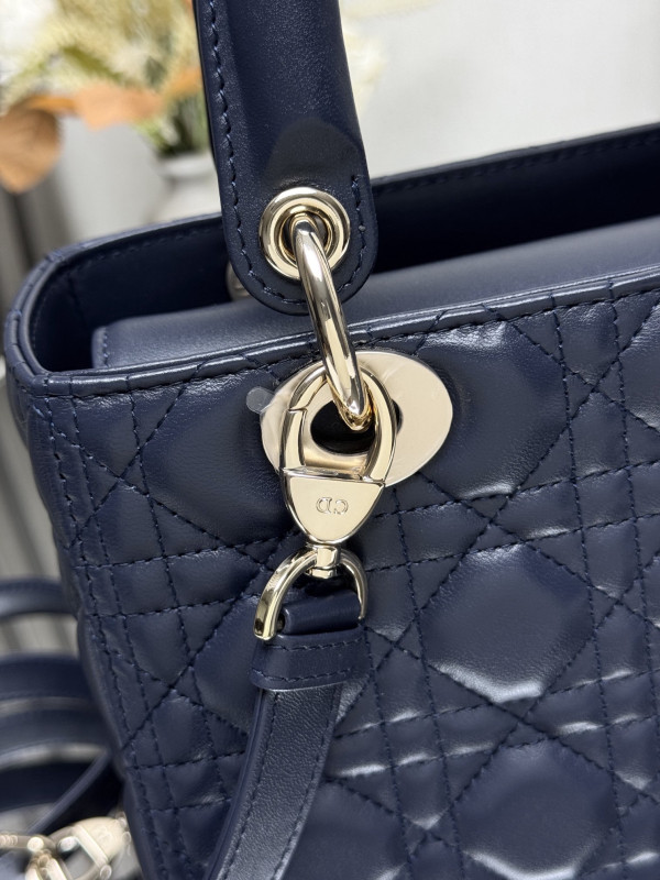 LADY DIRO MEDIUM LAMBSKIN - 24CM