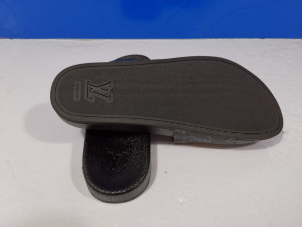 l0*is V*t0n slippers