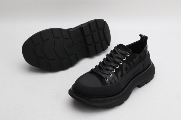 ale*d*r M*Q*en tread slick lace up