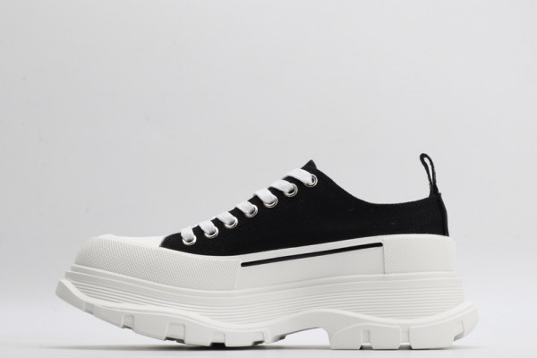 ale*d*r M*Q*en tread slick lace up