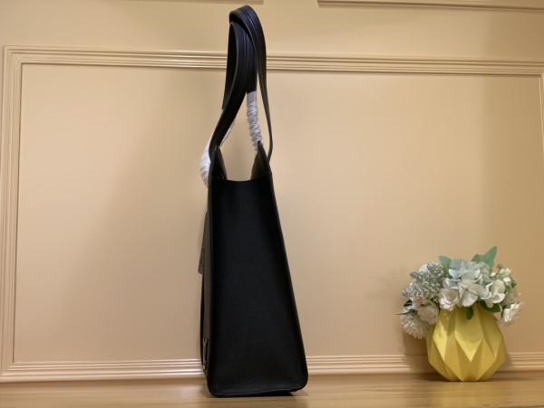 l0*is V*t0n aerogram tote