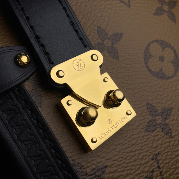 l0*is V*t0n side trunk mm