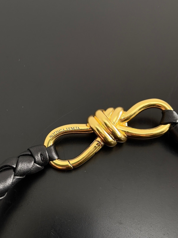 bo*te*ga Ve*ne*ta large andiamo