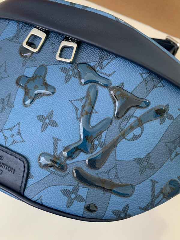 l0*is V*t0n discovery bumbag