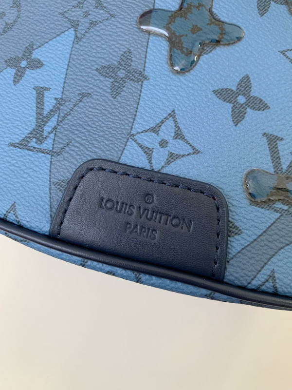 l0*is V*t0n discovery bumbag