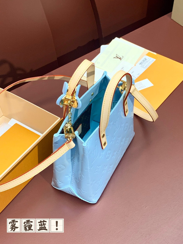 l0*is V*t0n reade pm