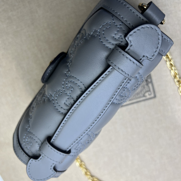 G*u*i gg matelassÉ small top handle bag