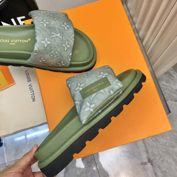 l0*is V*t0n pool pillow comfort mule