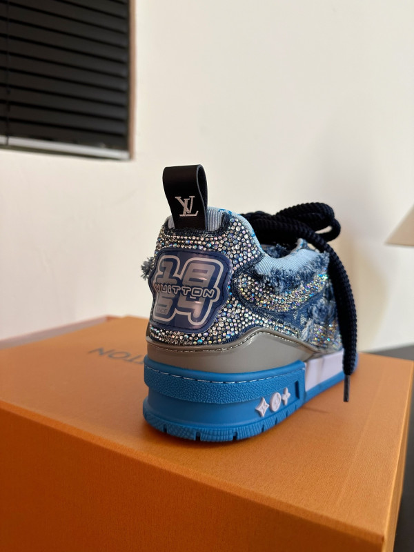 l0*is V*t0n sneakers