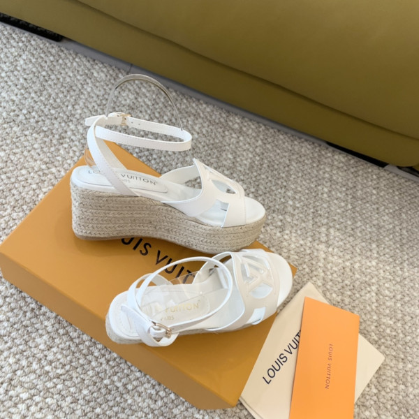 l0*is V*t0n heels sandals