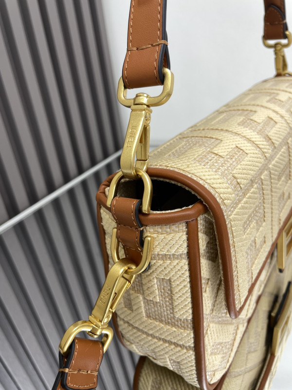 F**di baguette-26*13*6cm