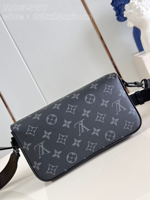 l0*is V*t0n montsouris wearable wallet