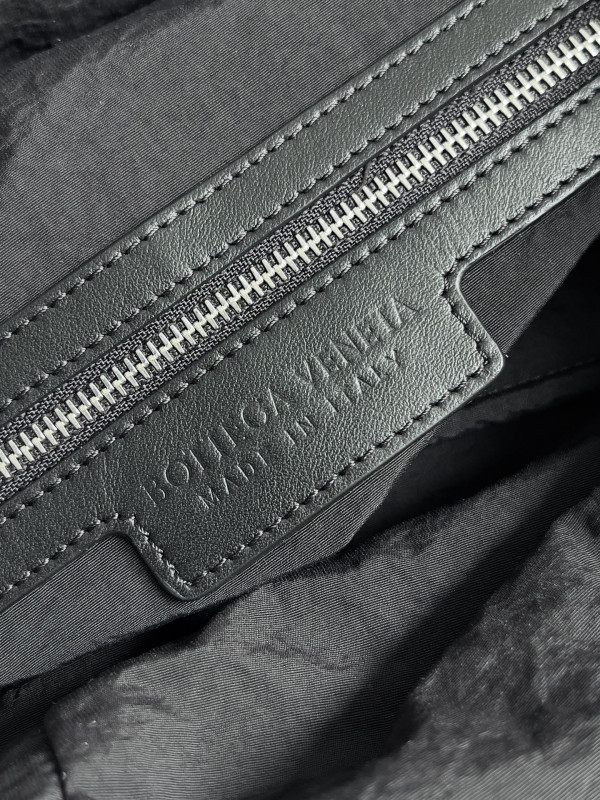 bo*te*ga Ve*ne*ta intrecciato backpack-38*26*15cm