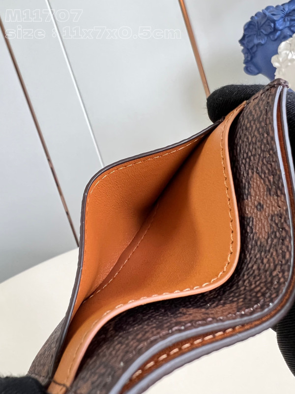 l0*is V*t0n card holder-11*7*0.5cm