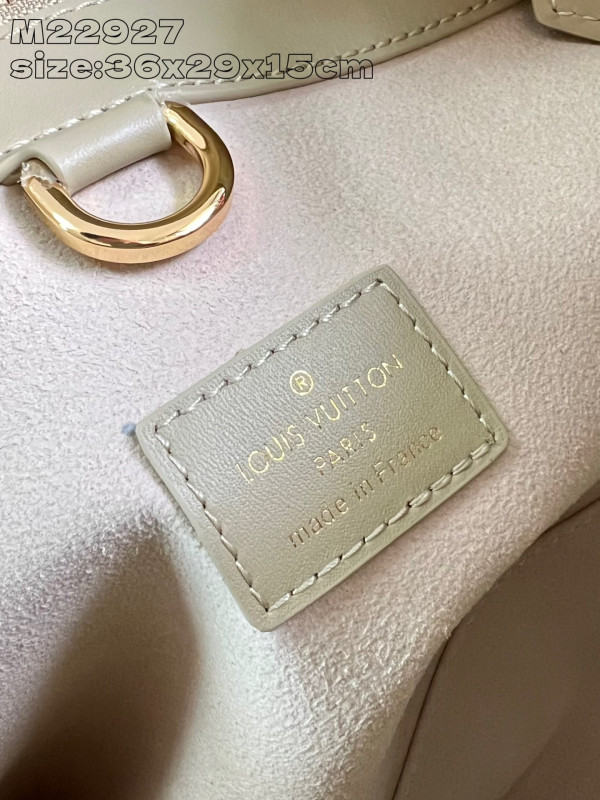 l0*is V*t0n vendome mm