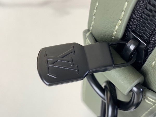 l0*is V*t0n trio jm messenger