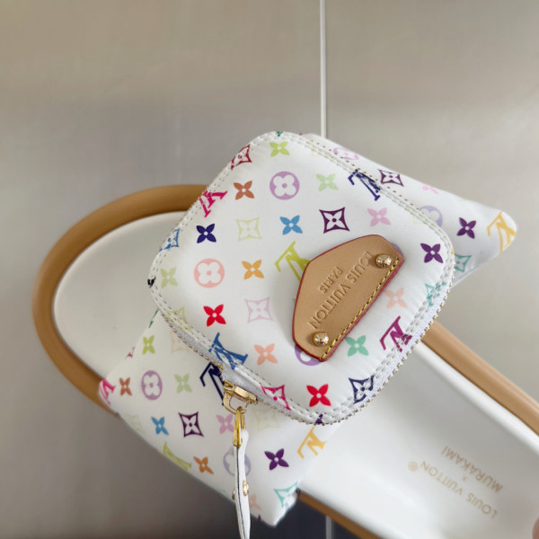 l0*is V*t0n x tm pool pillow comfort mule