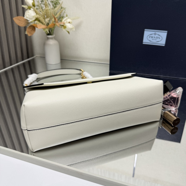 Pra*a doux medium leather shoulder bag-29*16*9.5cm