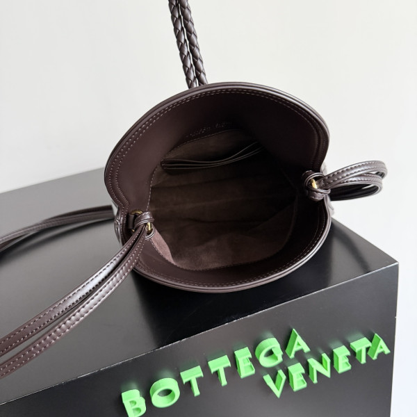 bo*te*ga Ve*ne*ta baby liberta - 24*15.5*5cm