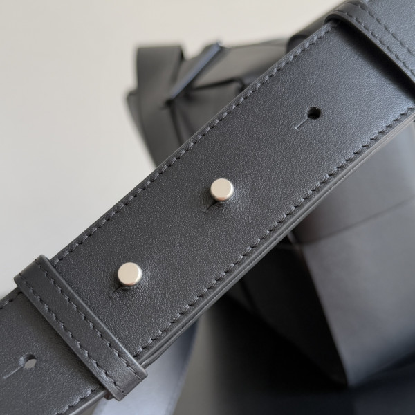 bo*te*ga Ve*ne*ta arco camera bag -28*18*9cm