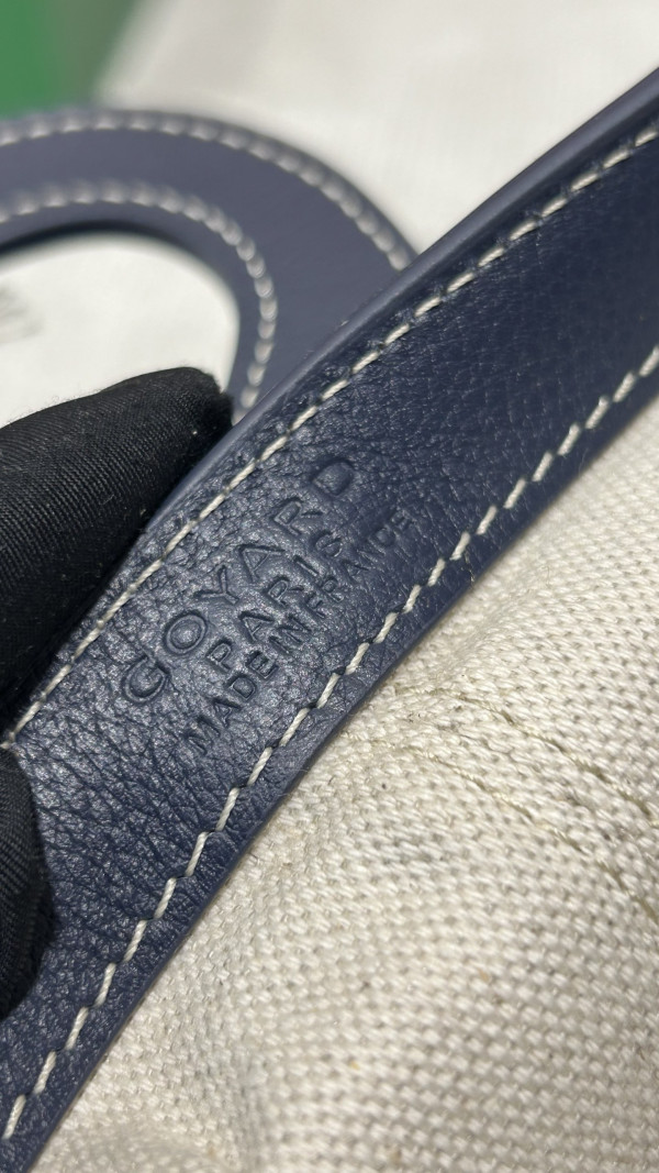 Go*ard beluga  - 23×18.5×8cm