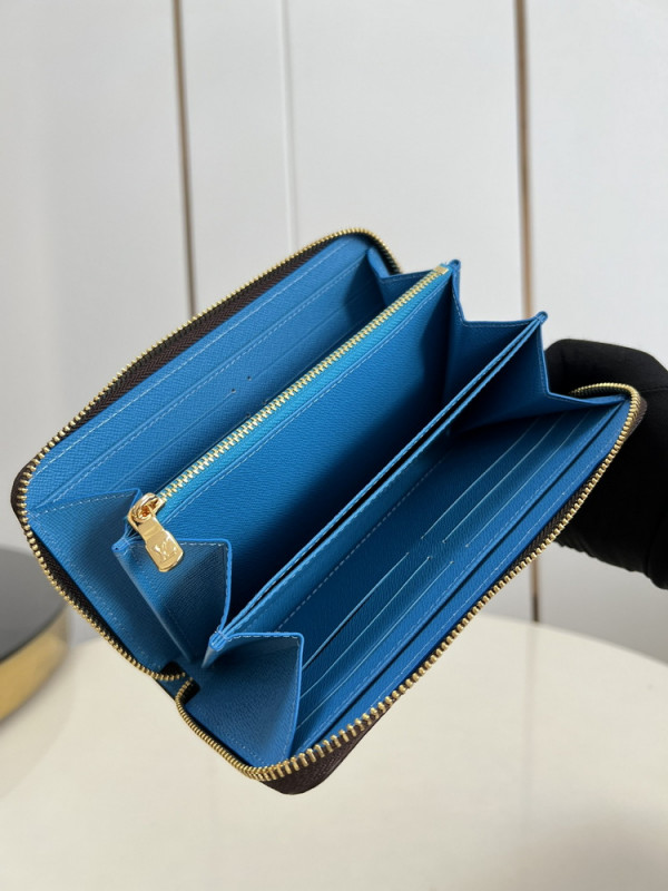 l0*is V*t0n zippy wallet